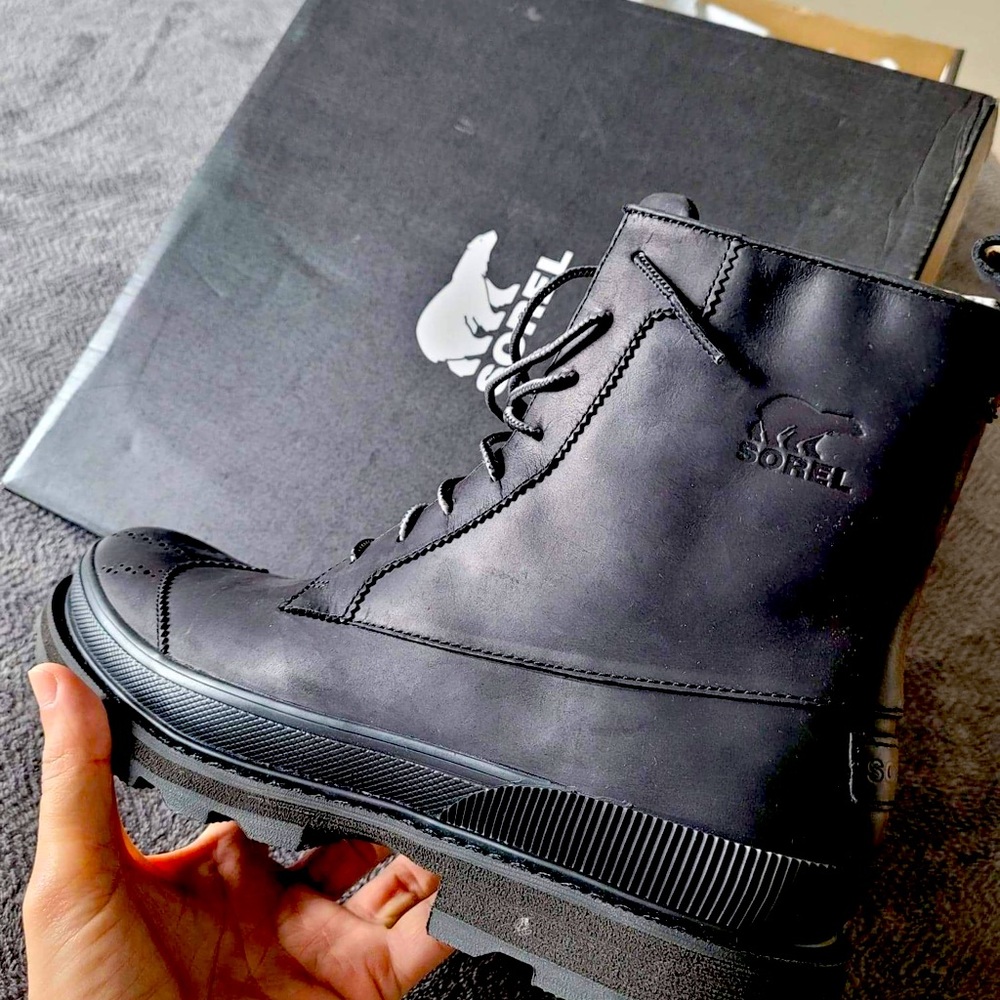 New with tags Sorel boots
